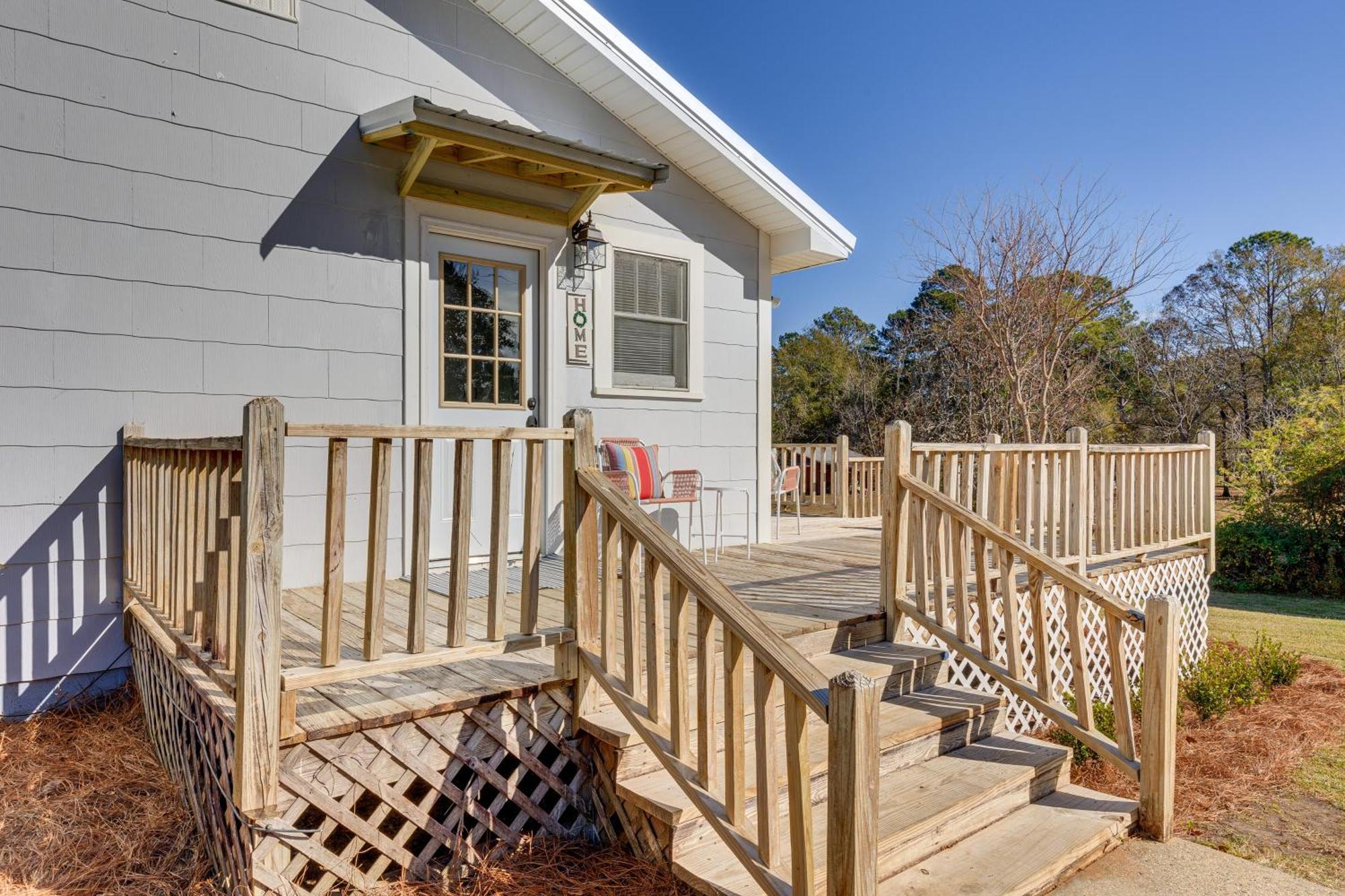 Quiet Grove Hill Cottage With Wraparound Deck! Exterior photo