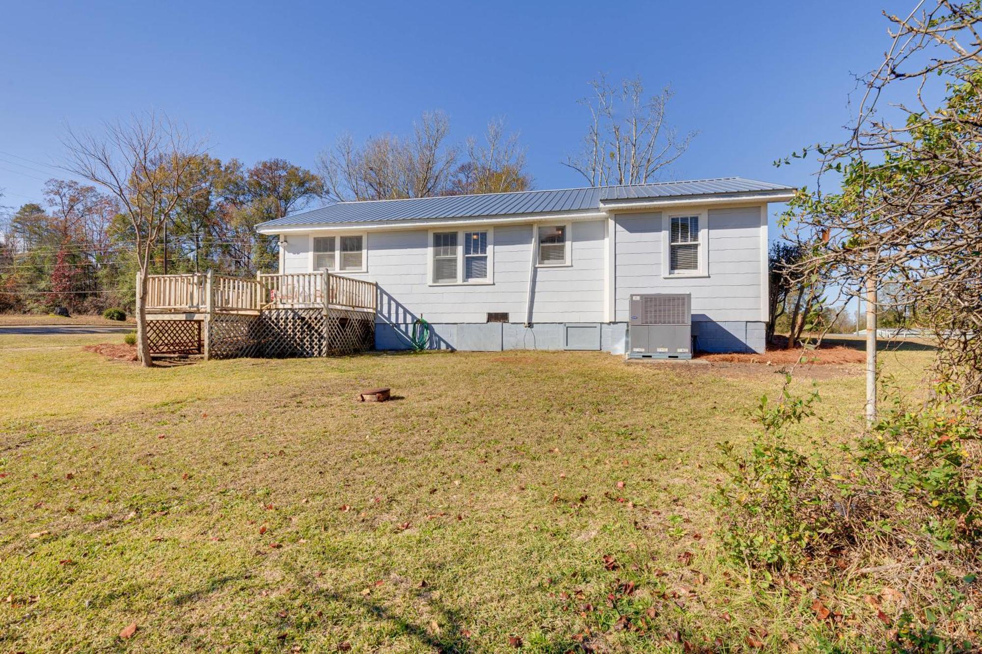 Quiet Grove Hill Cottage With Wraparound Deck! Exterior photo