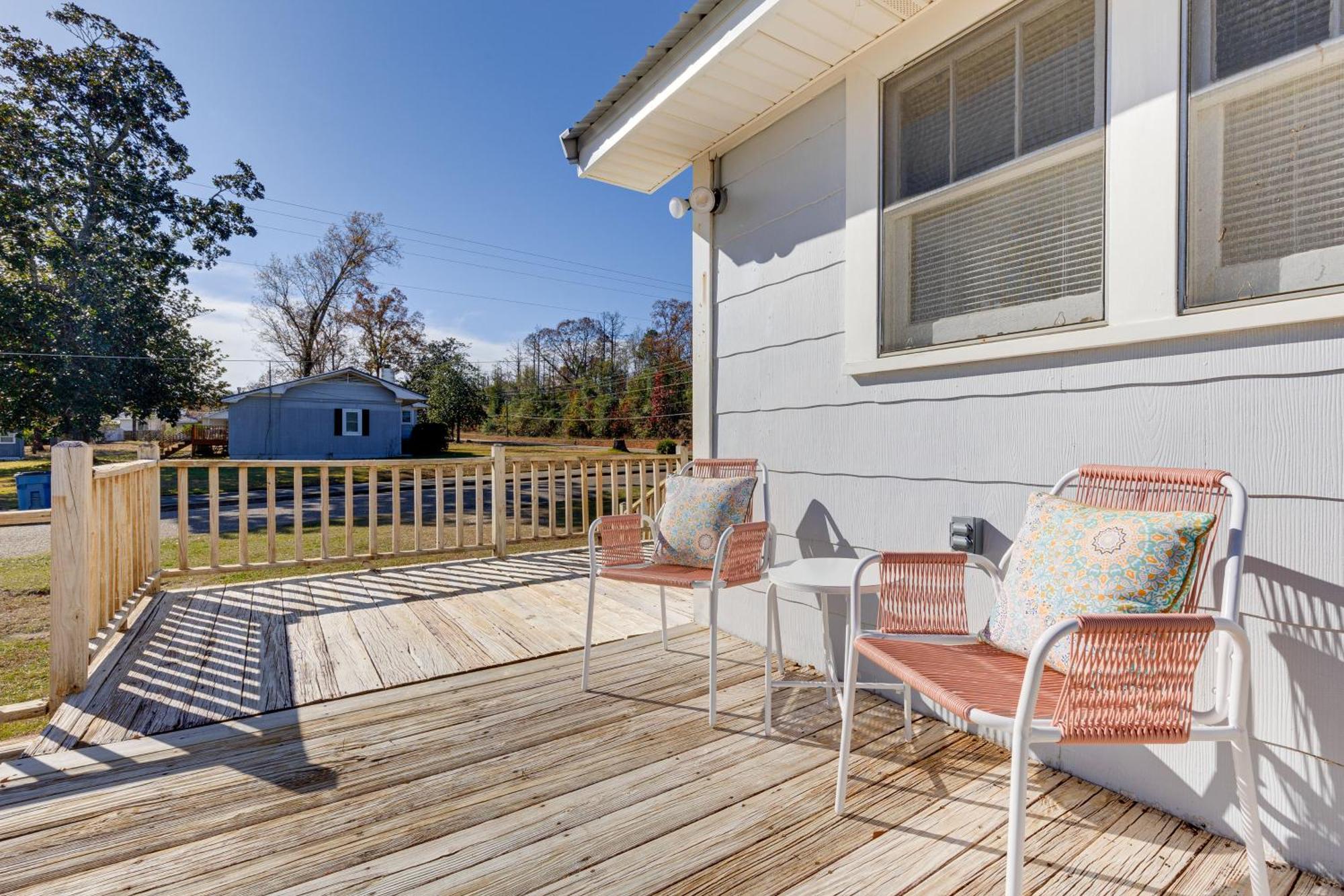 Quiet Grove Hill Cottage With Wraparound Deck! Exterior photo